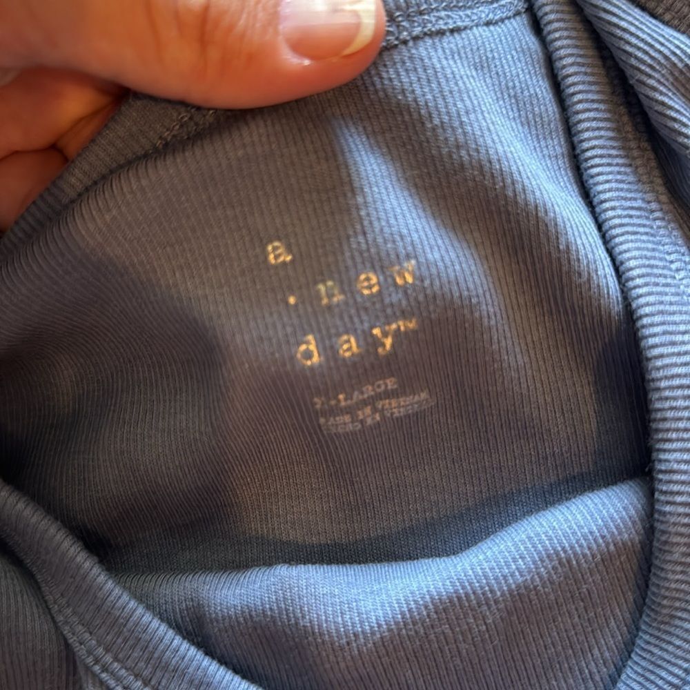 XL body suit - Picture 2 of 3